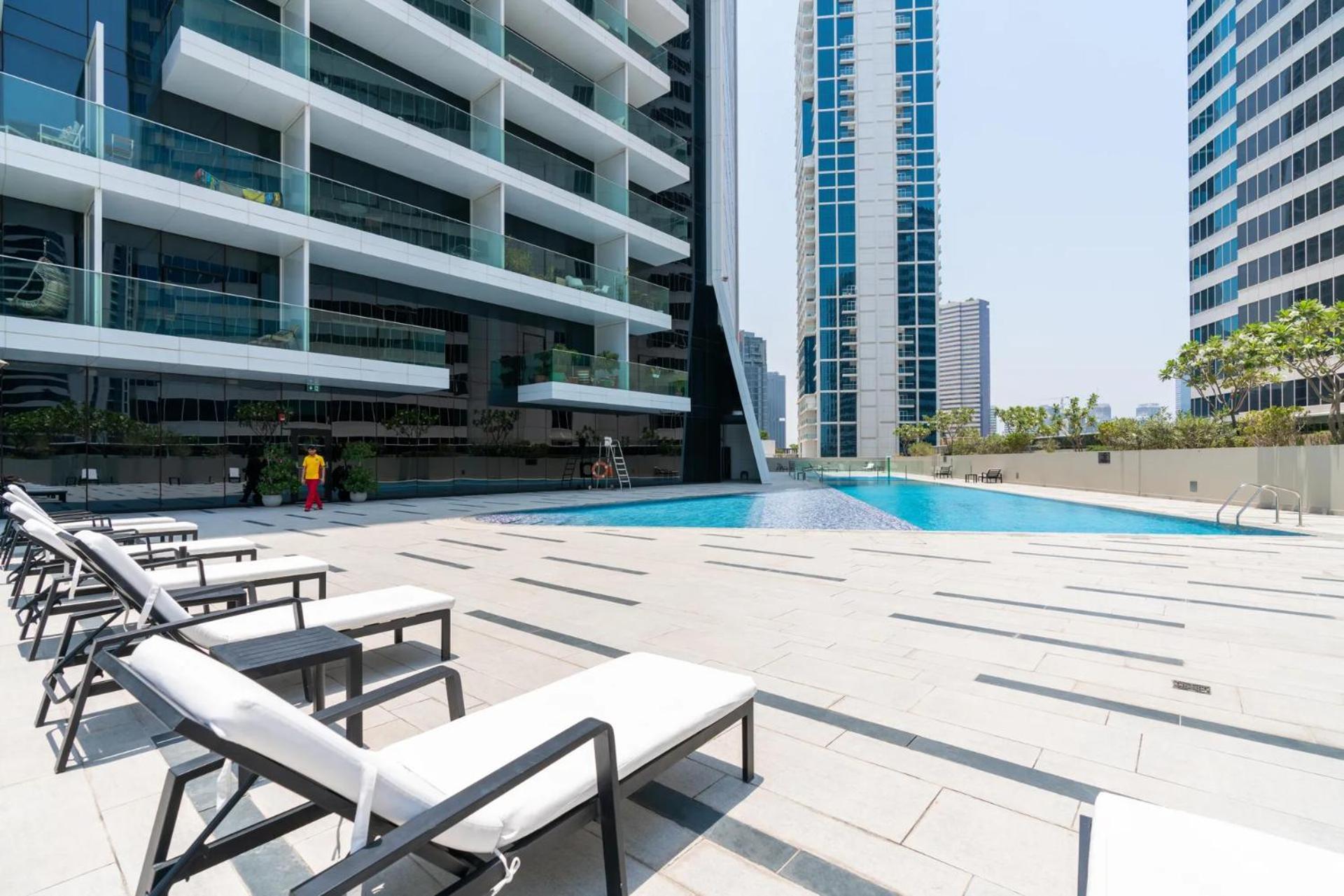 Apartment Luxury Living , Beautiful Layout *