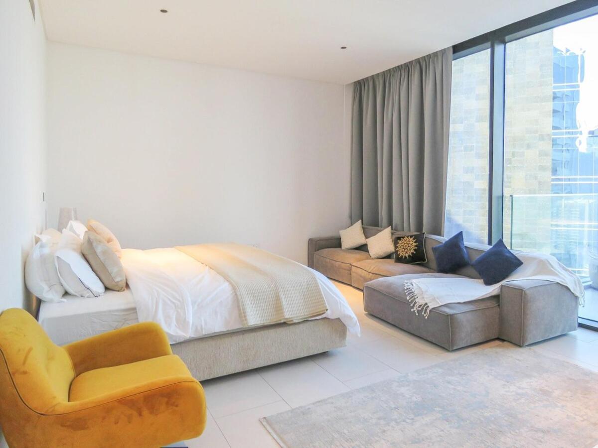 Luxury Living , Beautiful Layout Apartment Dubai